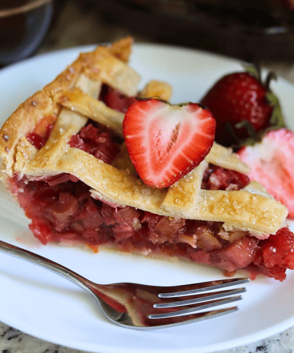 Sourdough strawberry rhubarb pie