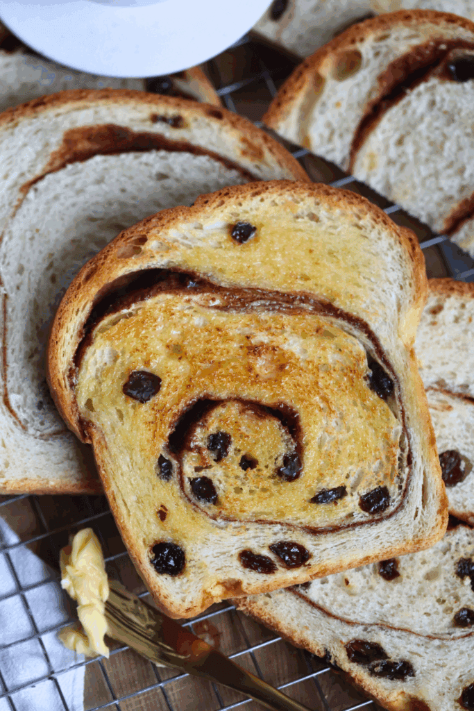 sourdough discard cinnamon raisin sandwich bread 