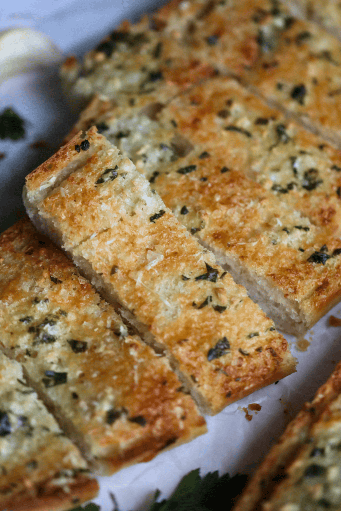 sliced garlic bread